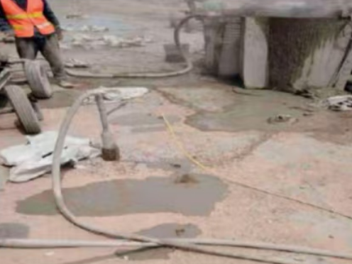 南沙水泥混凝土路面板底注浆技术 路面脱空注浆整治方案